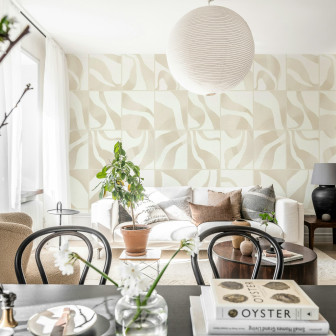 Tapet bej cu model abstract într-un living modern
