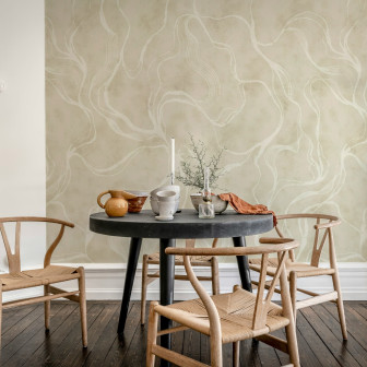 Tapet bej cu model curbe într-o sufragerie elegantă