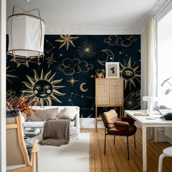 Tapet cu design astrologic, cu soare, luna și stele aurii pe fundal întunecat