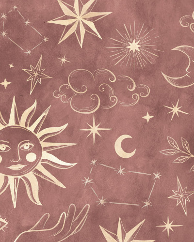 Tapet cu design astronomic in nuante de rosu, cu soare, luna si stele.