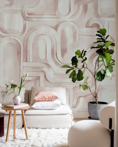 Tapet abstract roz în decor interior modern