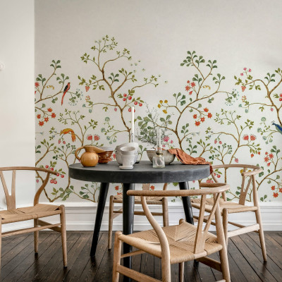Fototapet floral cu păsări stilizate într-un living elegant