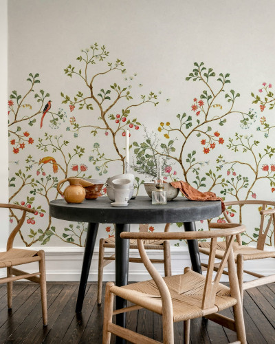 Fototapet floral cu păsări stilizate într-un living elegant