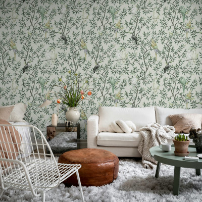 Tapet cu design de arbust cu papagali verzi într-un living