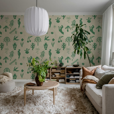 Tapet verde cu motive simbolice într-un interior modern