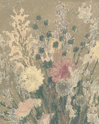 Tapet floral în tonuri pastelate într-un living elegant