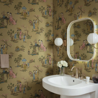 Tapet maro cu motive orientale într-o baie elegantă