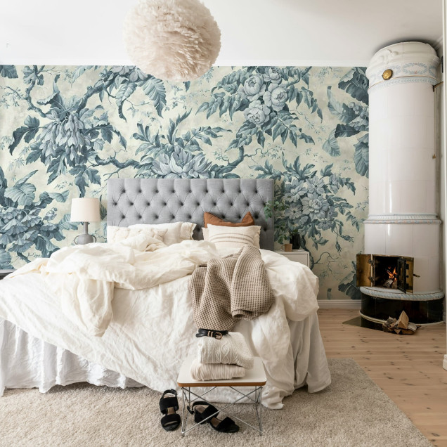 Fototapet floral albastru cu aspect rustic, ideal pentru un decor elegant și primitor