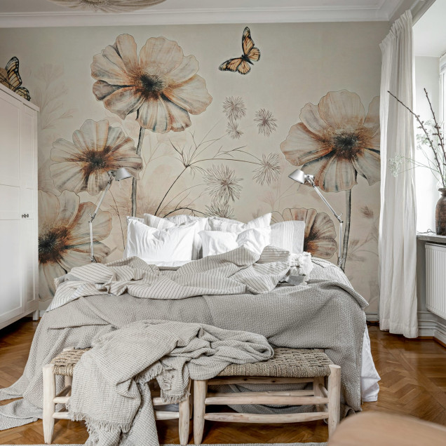Tapet floral cu flori gigantice roz într-o sufragerie