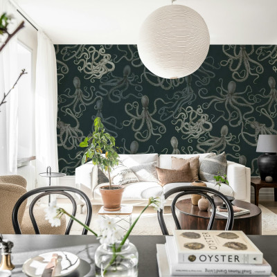 Tapet cu design original în living modern