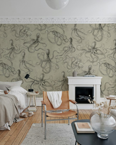Tapet bej cu model caracatițe într-un living decorat elegant