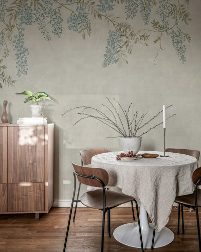Fototapet floral cu glicină albastră într-un interior modern