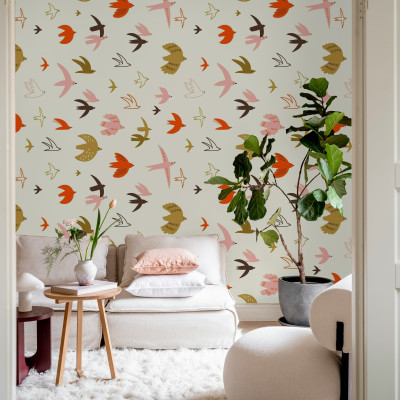 Tapet cu păsări colorate în zbor, design interior primăvăratic
