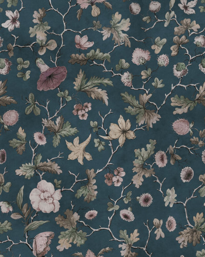 Tapet floral cu fundal albastru închis într-un living modern