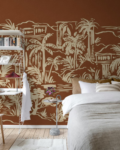 Tapet cu design tropical cu palmieri și elemente naturale, în nuanțe de maro și bej.