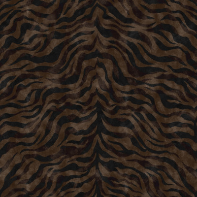 Tapet cu model animalier maro într-un living elegant