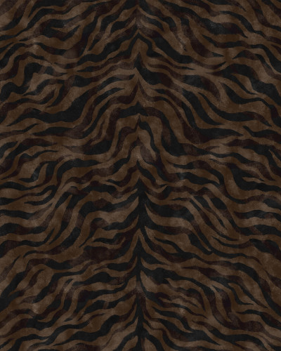 Tapet cu model animalier maro într-un living elegant