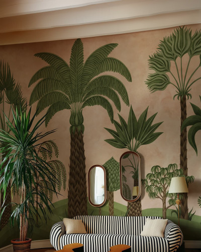 Fototapet cu motive tropicale și nuanțe de piersică într-un living modern