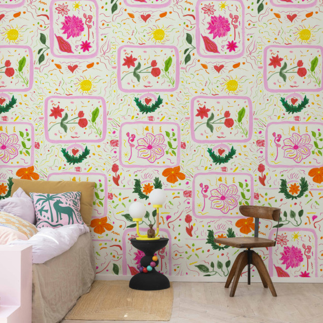 Tapet floral cu design vibrant, accente rozalii