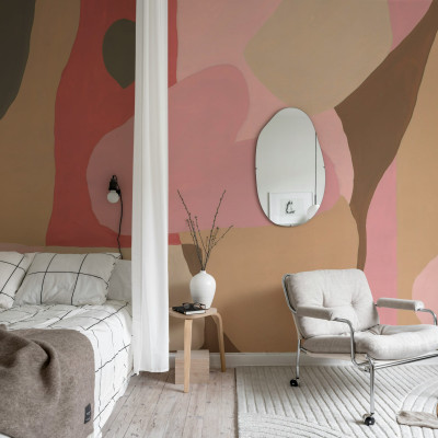Tapet abstract în tonuri de roz și maro, decor interior