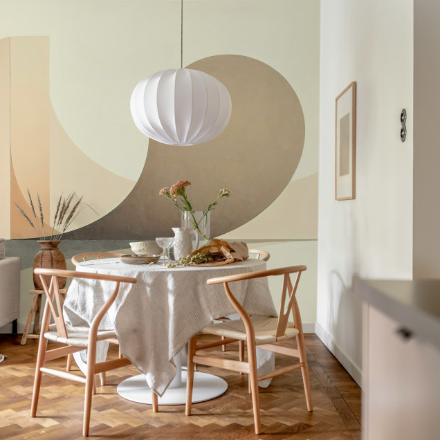 Dormitor decorat cu fototapet bej cu model circular