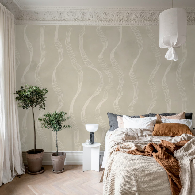 Tapet bej cu model de linii într-un interior modern