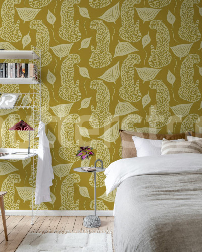 Tapet cu model leopard galben pentru un decor interior modern