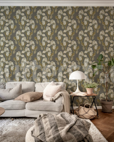 Tapet floral maro cu design elegant într-un living