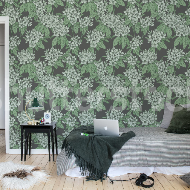 Tapet floral verde în decorul unei sufragerii elegante