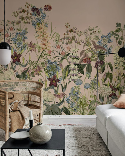 Tapet floral roz cu design elegant într-un interior modern