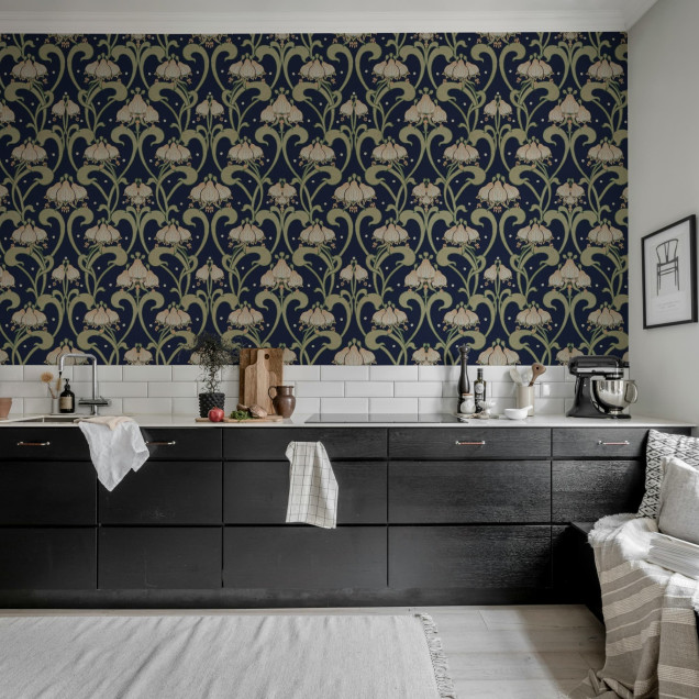 Tapet floral Art Nouveau albastru în living