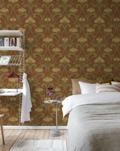Tapet floral Art Nouveau cu flori galbene pe fundal roșu-maro