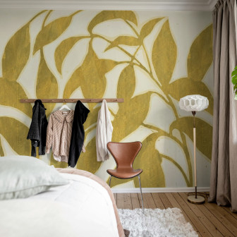 Tapet cu siluete de frunze galbene într-un dormitor modern