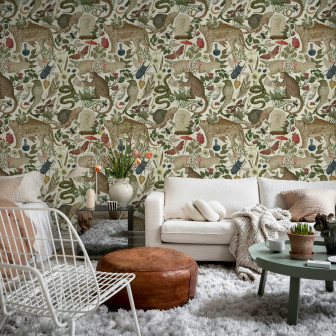Fototapet bej cu animale și elemente botanice într-un living modern