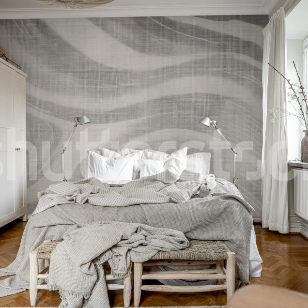 Tapet cu linii oceanice gri într-un living modern