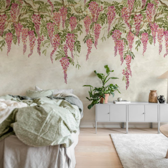 Tapet floral cu glicină roz într-un dormitor elegant