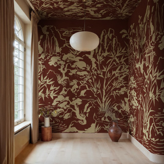 Tapet burgundy cu design oriental stilizat