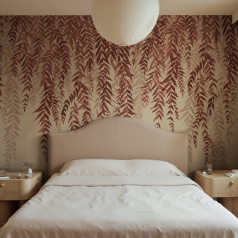Fototapet cu design frunze roșii într-un dormitor