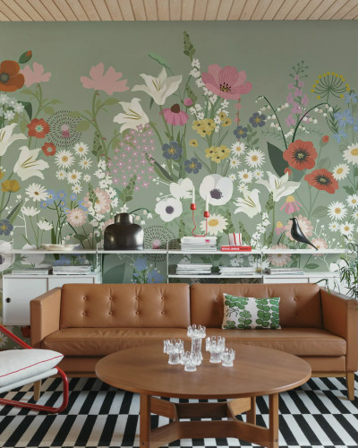 Fototapet cu un design floral bogat, pe un fundal verde deschis, cu flori de diverse culori și forme, inclusiv liliac, crini, margarete și maci.