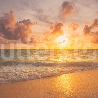 Fototapet cu răsărit la mare într-un living modern