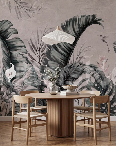 Tapet cu frunze tropicale luxuriante pe un fundal roz pudrat, ilustrând o scenă calmă și elegantă.