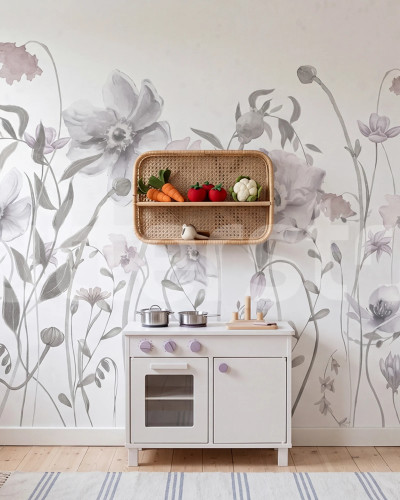 Fototapet cu un design floral în acuarelă, cu flori și frunze în nuanțe pastelate, într-o cameră de copii.