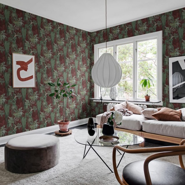 Tapet Madagascar Rust cu design exotic, bogat în detalii botanice.