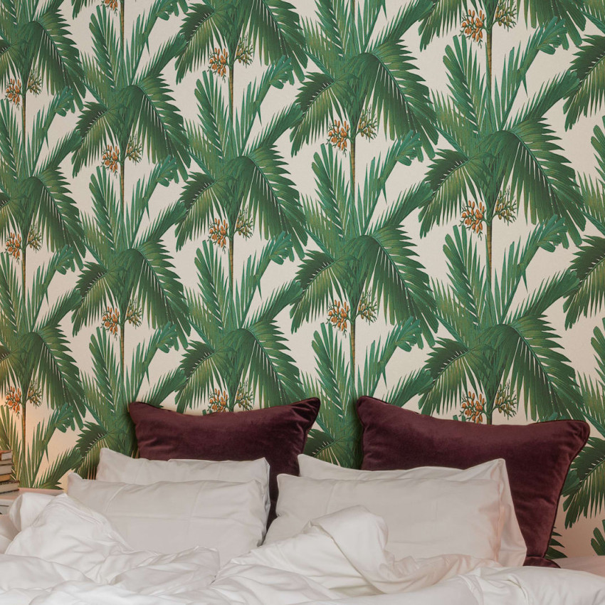 Tapet Palm Spring, Teal, cu palmieri teal pe un fundal crem deschis.