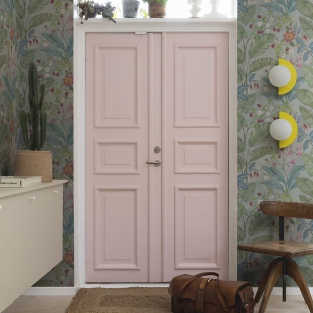 Tapet pentru copii cu design floral verde și roz, cu frunze, flori și fructe.