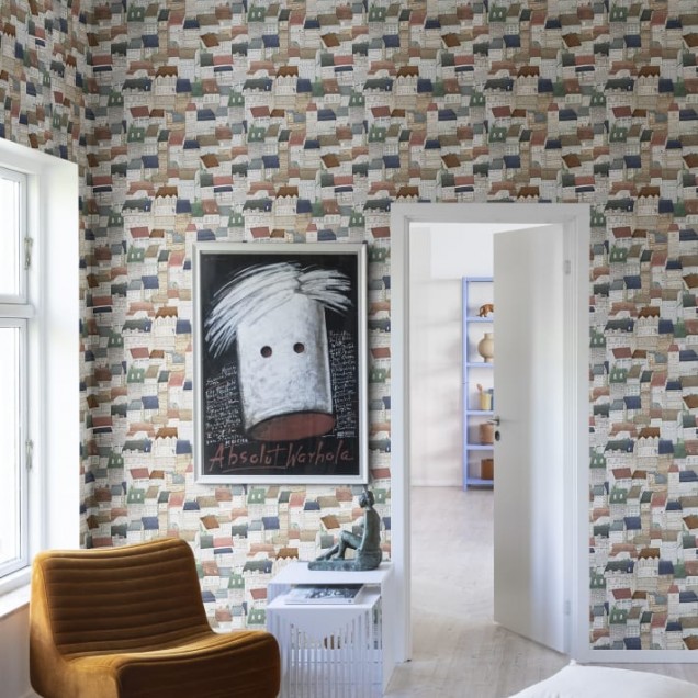 Tapet pentru copii, Dream Town, Fall, cu un design unic, cu case mici, perfecte pentru a stimula imaginația. Culorile calde și vibrante creează o atmosferă optimistă și relaxantă.