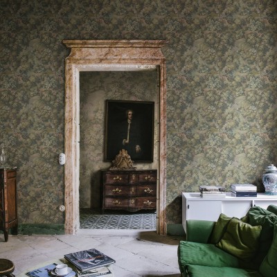 Tapet floral Blooming Park, Green, cu un design vintage, perfect pentru living, dormitor sau birou.