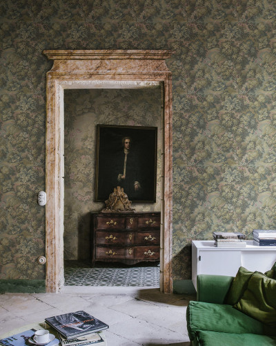 Tapet floral Blooming Park, Green, cu un design vintage, perfect pentru living, dormitor sau birou.