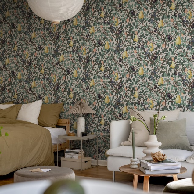Tapet cu design floral, o grădină plină de fructe și șerpi, culori vibrante