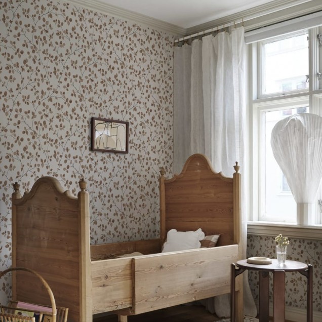 Bokskog lavabil, cu design delicat cu ramuri si frunze, culoare terracotta calda. Perfect pentru dormitor, sufragerie sau birou.